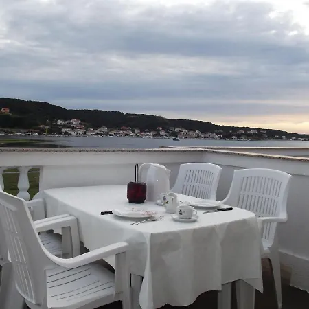 Classic Attic Apartment Supetarska Draga